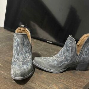 Women's Gray Suede Western Ankle Boots